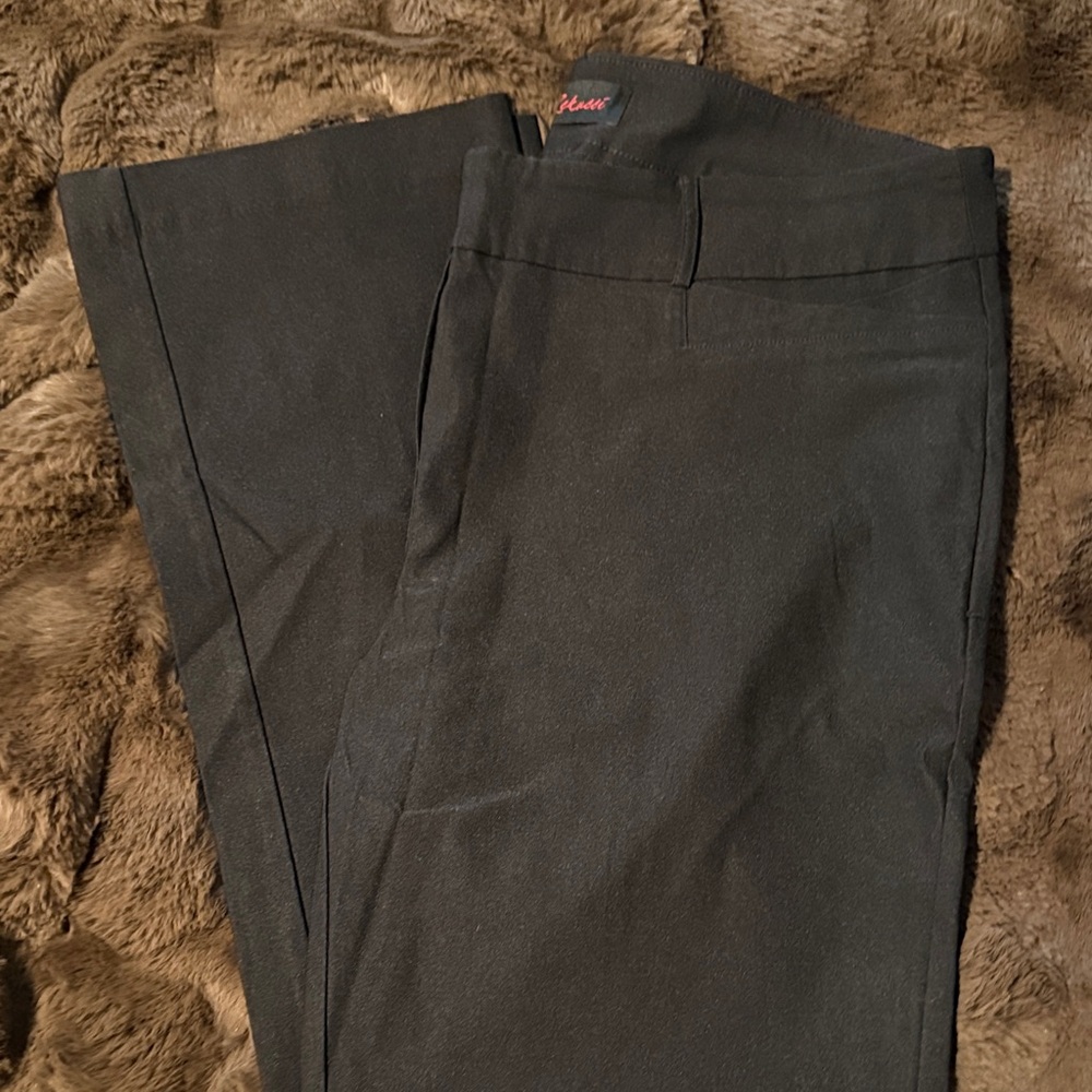 Rekucci Barely Bootcut Stretch Pants – Black – Size 18